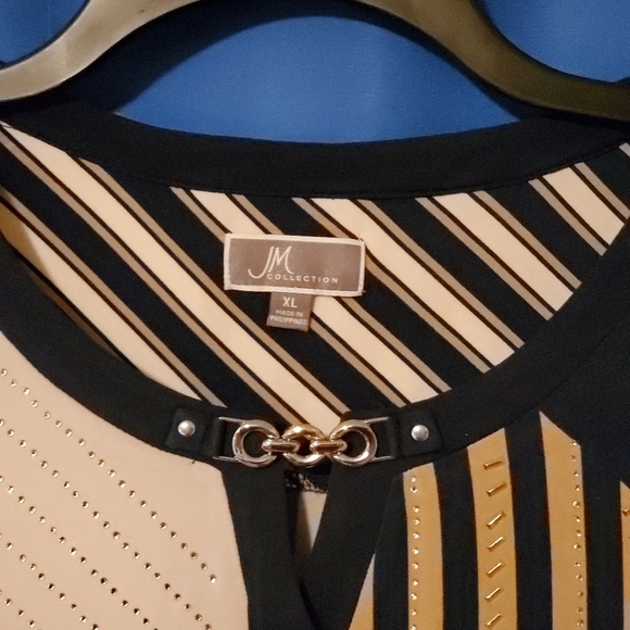 XL Women's Long Tunic top. - Picture 2 of 6